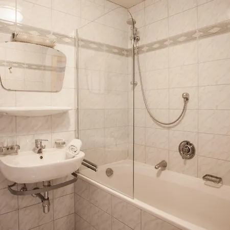 마일러호프 3* 리스바이제필드